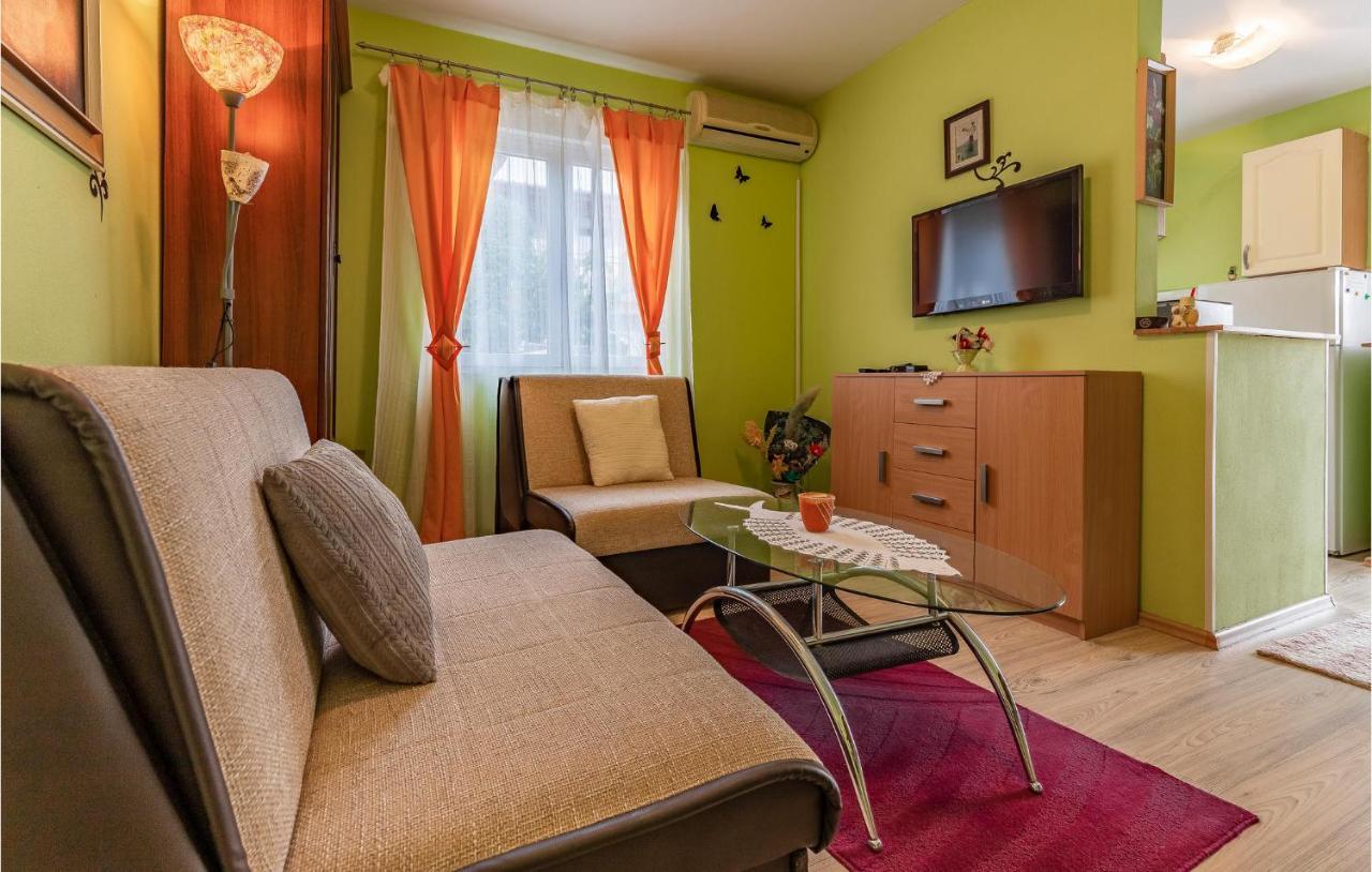 Nice Apartment In Premantura With Wifi Kültér fotó
